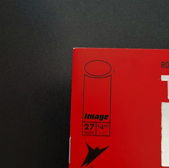 Walking Dead Deluxe #27 LCSD - Picture 4 of 7